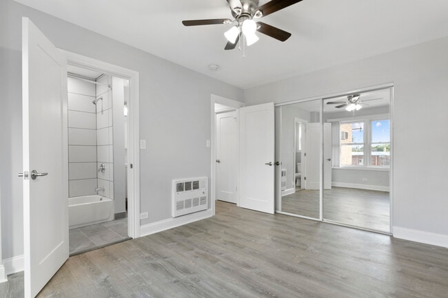 Building Photo - 7630 N Eastlake Terrace
