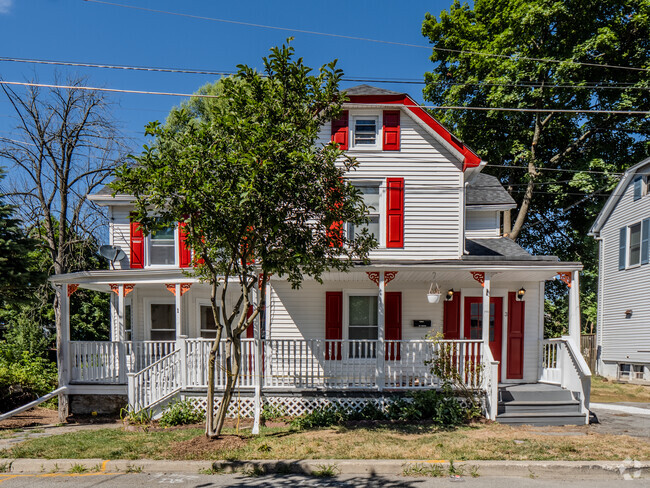 Building Photo - 3 Cedar St