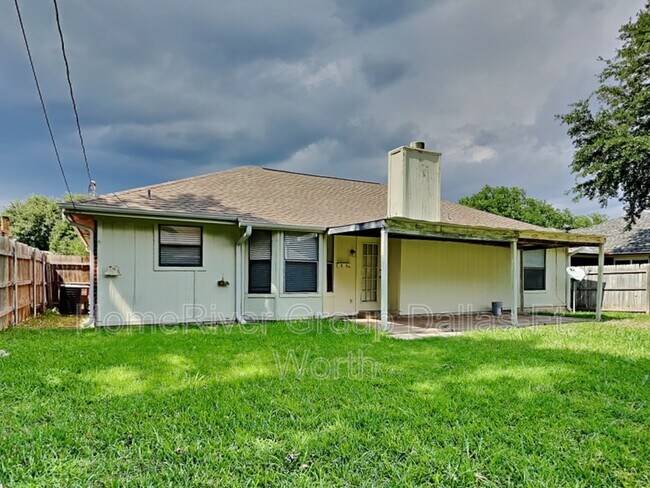 Building Photo - 816 Castleview Dr