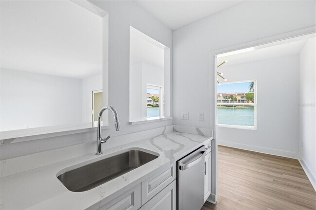 Building Photo - 554 Plaza Seville Ct