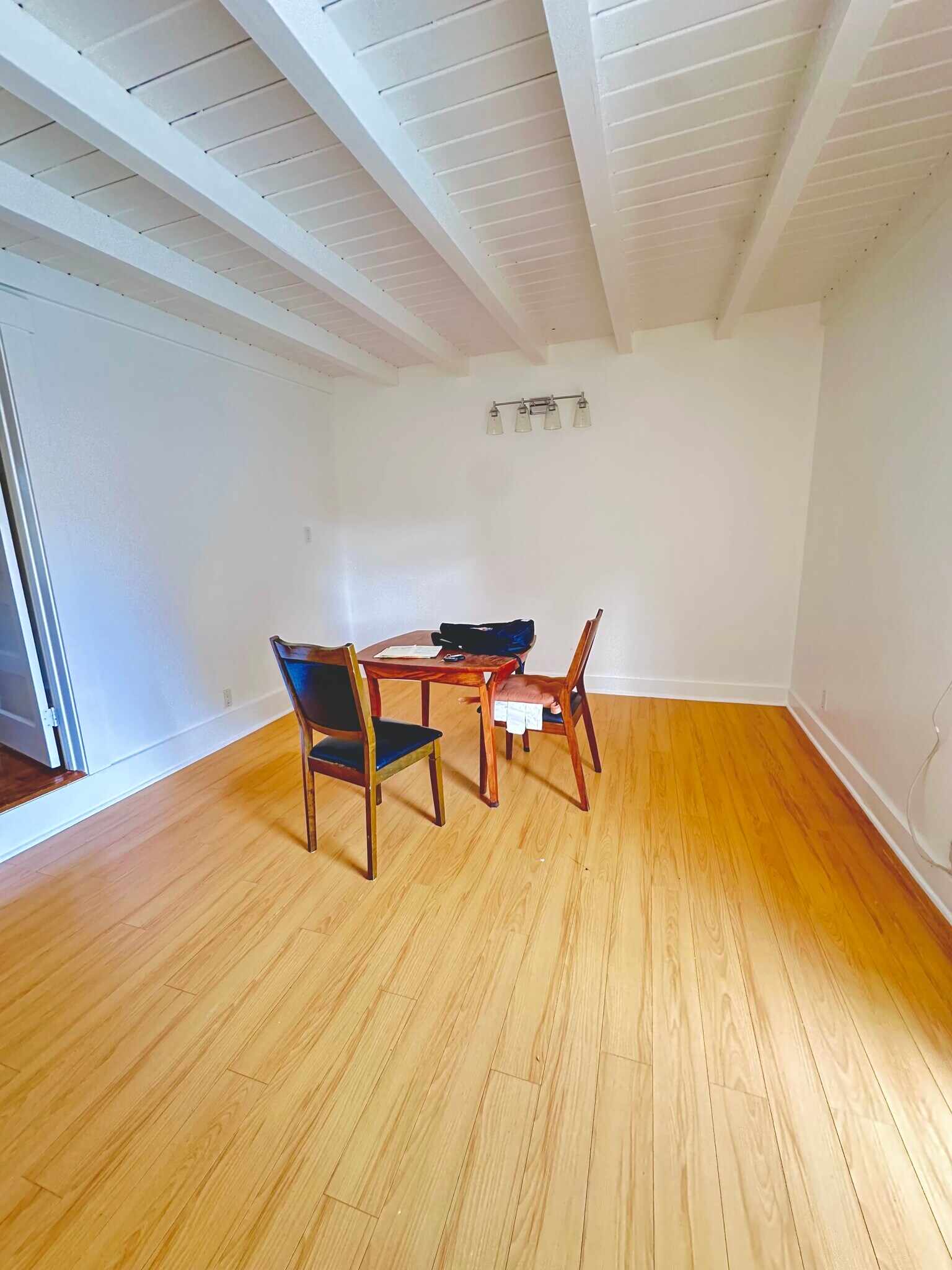 Building Photo - 7231 Vanalden Ave