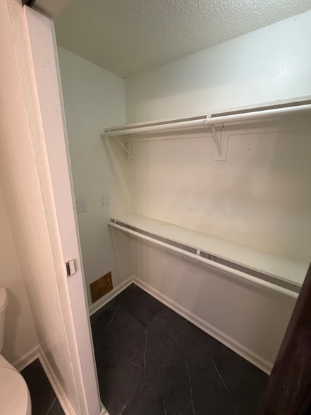 Building Photo - 2451 Chelsea Ave