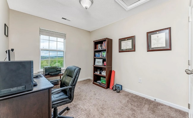 Building Photo - 199 Birds Eye View Dr