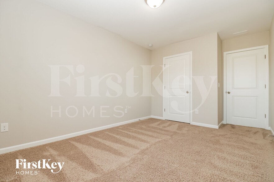 Building Photo - 516 Glady Rd