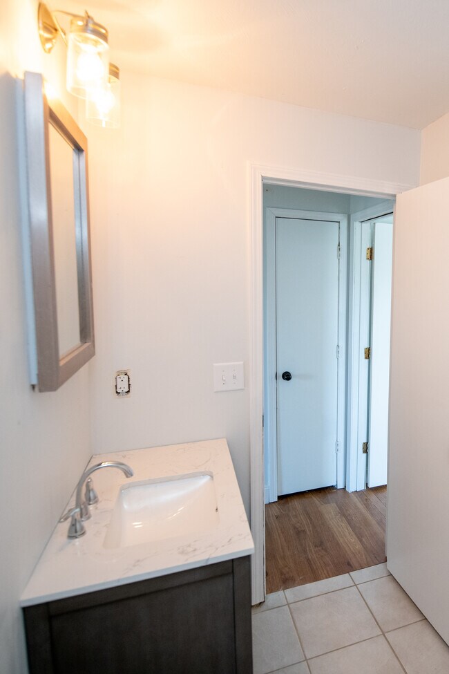 Building Photo - 152 Pierre Pl