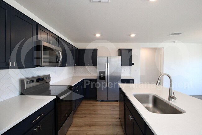 Building Photo - 2540 W La Salle St