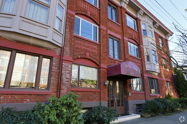 Building Photo - Comstock Apartments