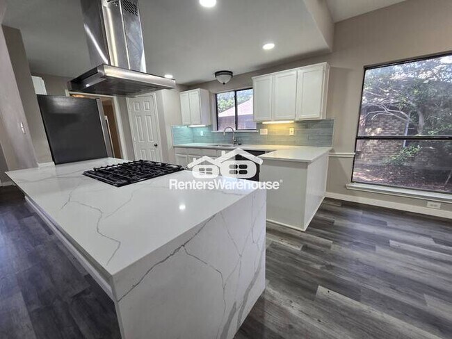 Building Photo - FOR RENT - MOVE IN READY - 3BED 2.5BATH - ...