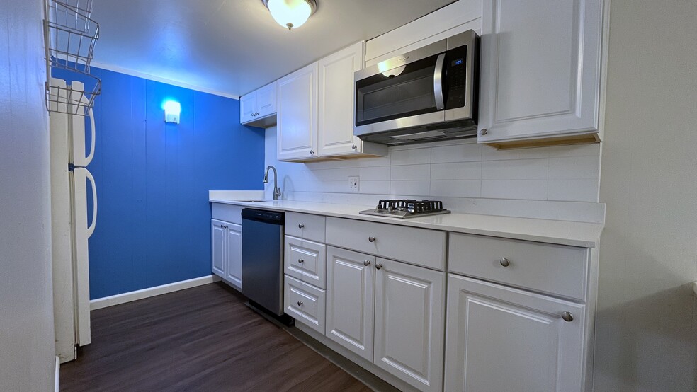 Primary Photo - 208 N Dithridge St