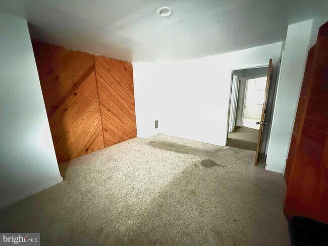 Building Photo - 2553 Carroll St