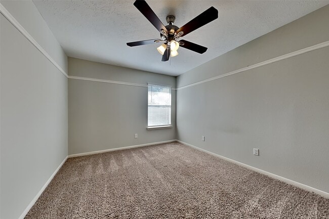 Building Photo - 1810 Telkwa Dr