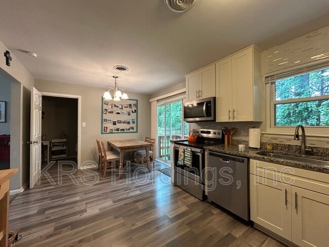 Building Photo - 3537 Forest Haven Ln
