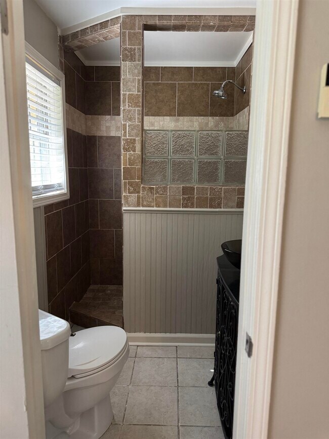 Building Photo - 7145 Claiborne Dr