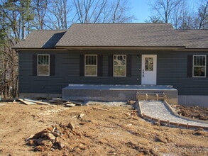 Building Photo - 3 Bedroom & 2 Bath Single-Family Home
