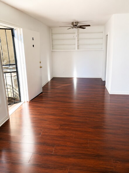 Building Photo - 1740 N Kingsley Dr