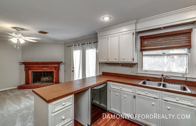 Building Photo - 1435 Roxbury Ct
