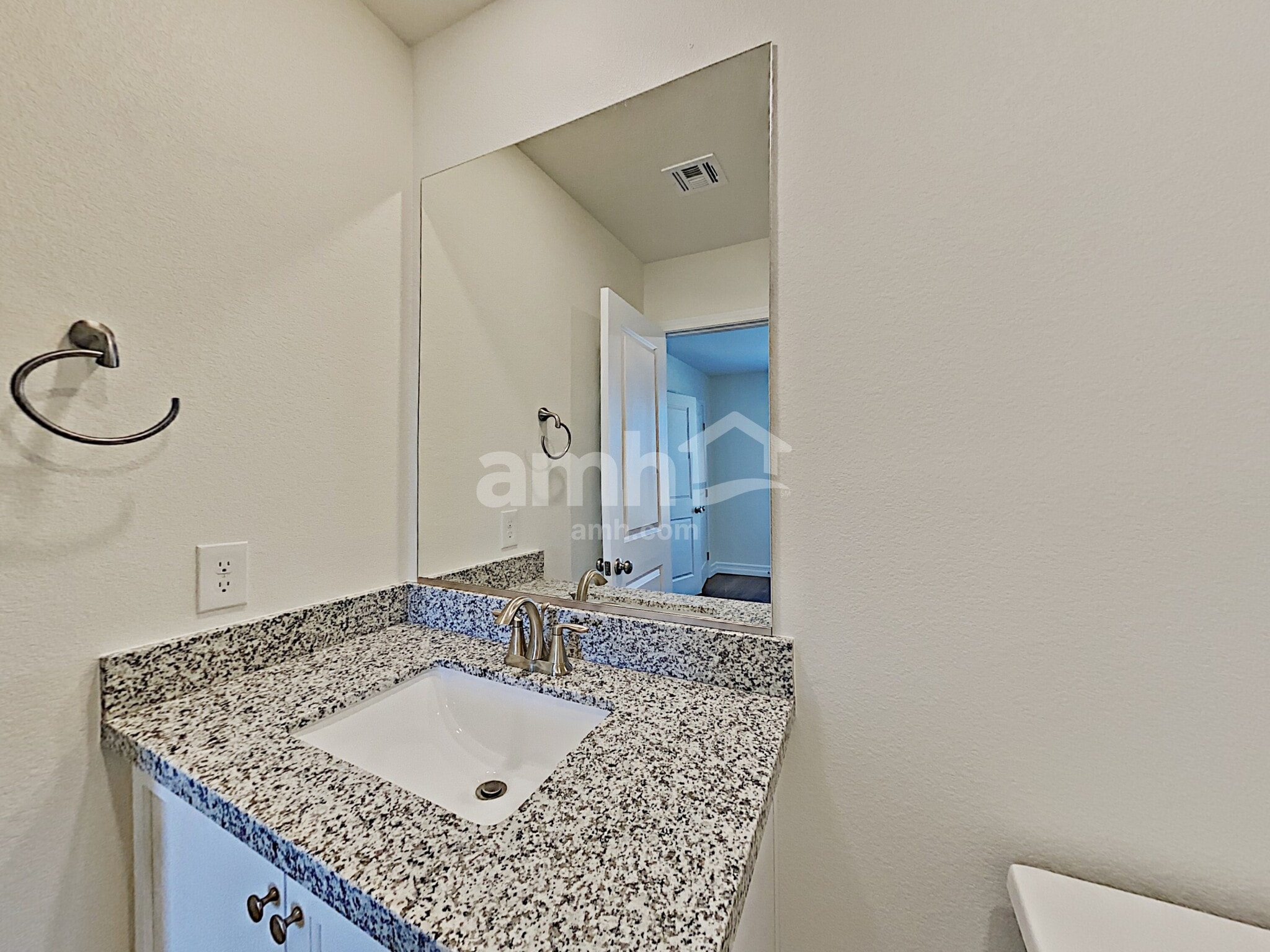 Building Photo - 9875 S Eastern Ave