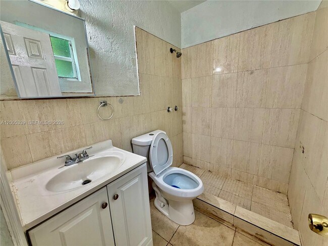 Building Photo - 2212 Grant St