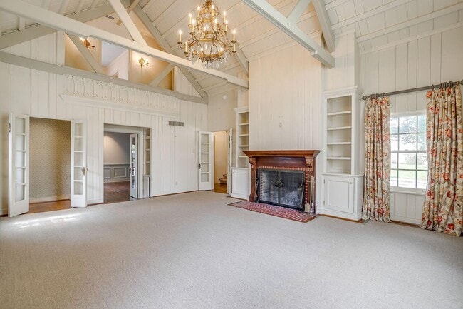 Building Photo - Prime Location- Classic 1936- 3 Bed, 3.5 Bath, Seconds from River Crest Country Club- 76107