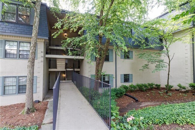 Building Photo - 82 Montre Square NW