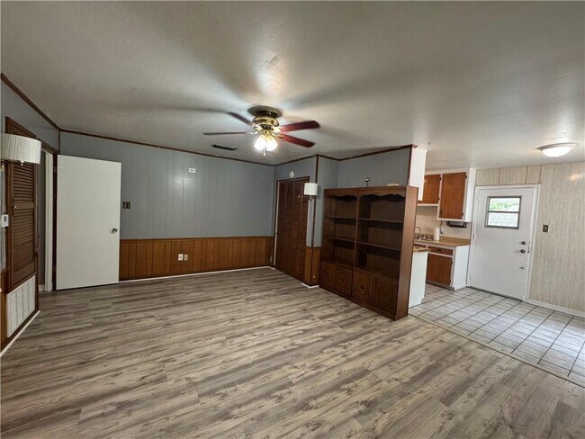 Building Photo - 1054 Gallen Ct