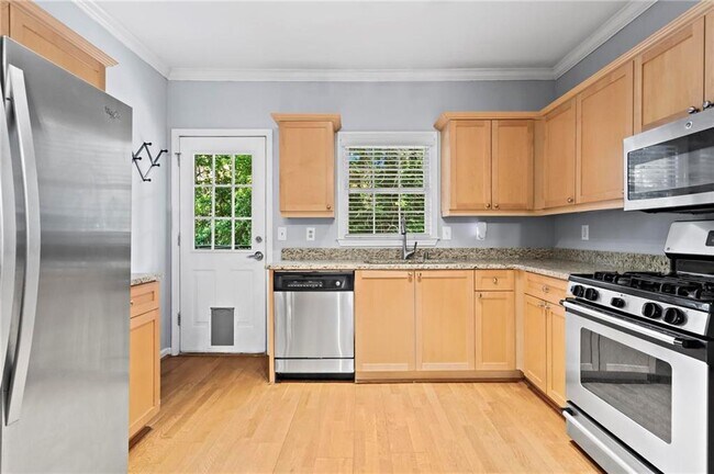 Building Photo - 3675 Peachtree Rd NE