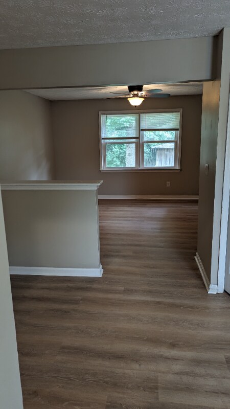 Building Photo - 474 Woodview Dr