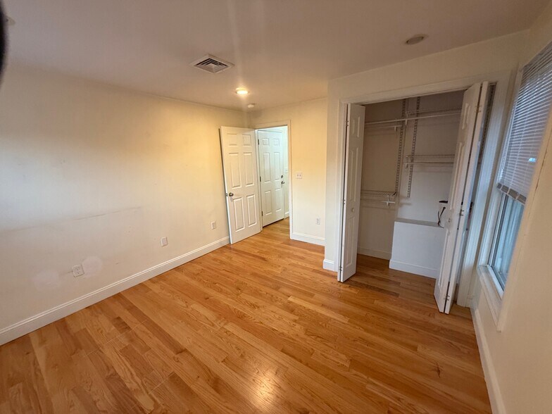 Building Photo - 12 Cheever Ct