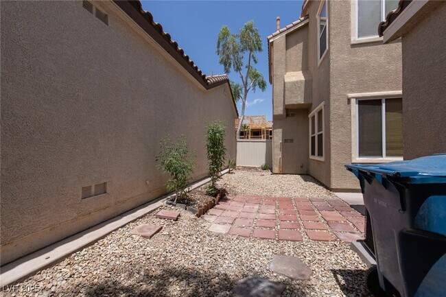 Building Photo - 8556 Zelkova Ct