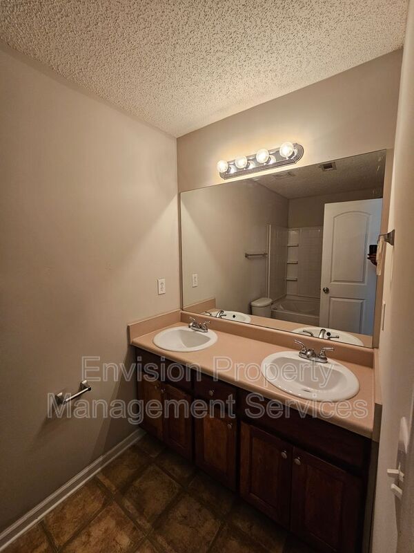 Building Photo - 3392 Hidden Stream Ct
