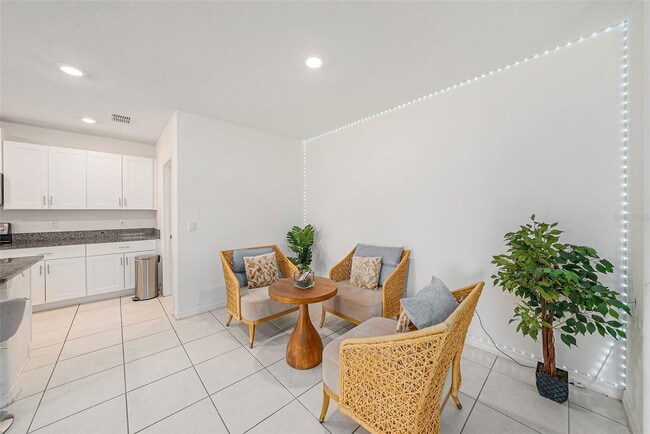 Building Photo - 6300 Beverly Hls Dr