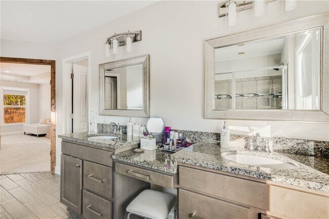 Building Photo - 1855 Kingsbury Dr