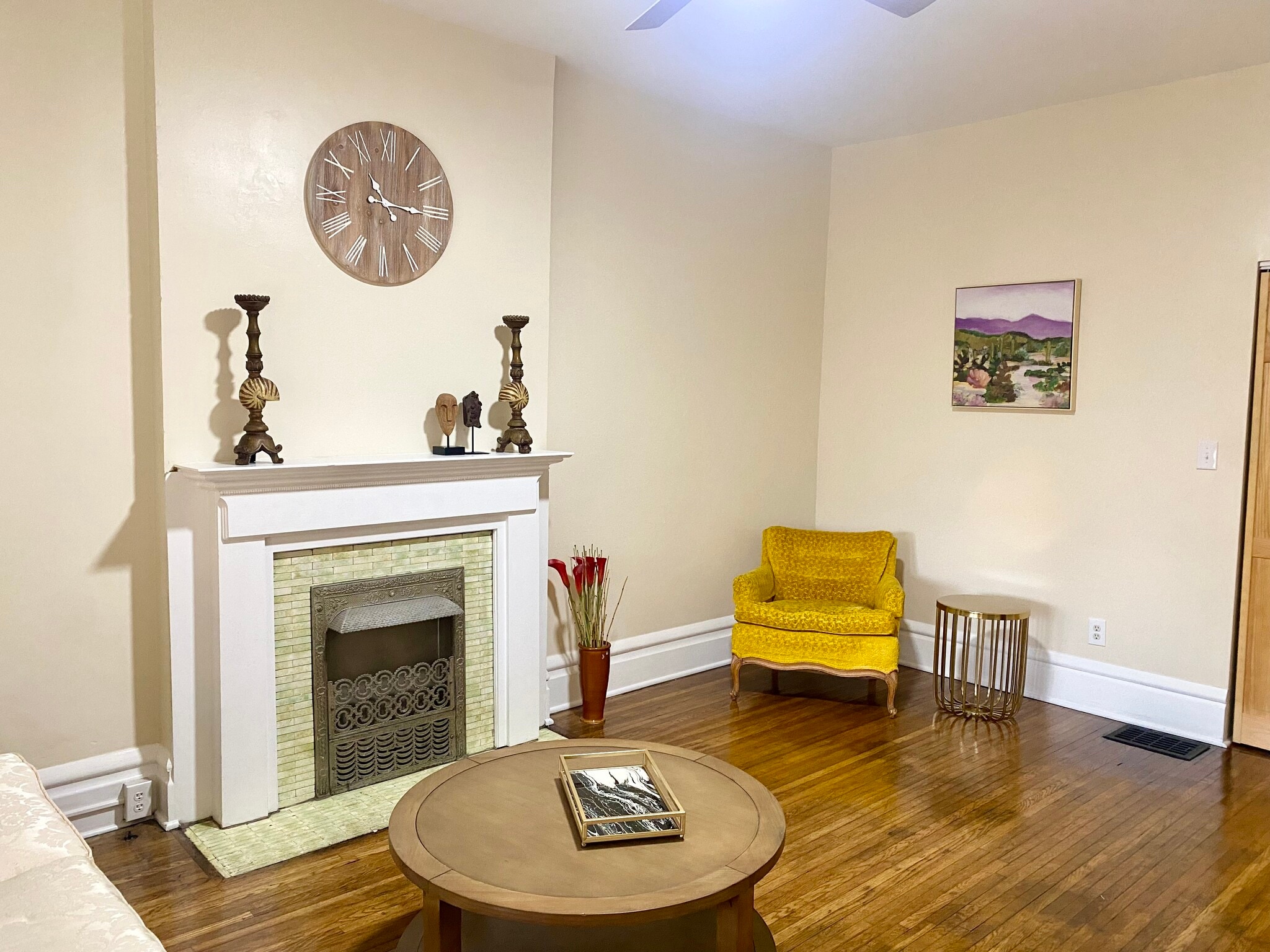 Shared Living Room - 1372 Neil Ave