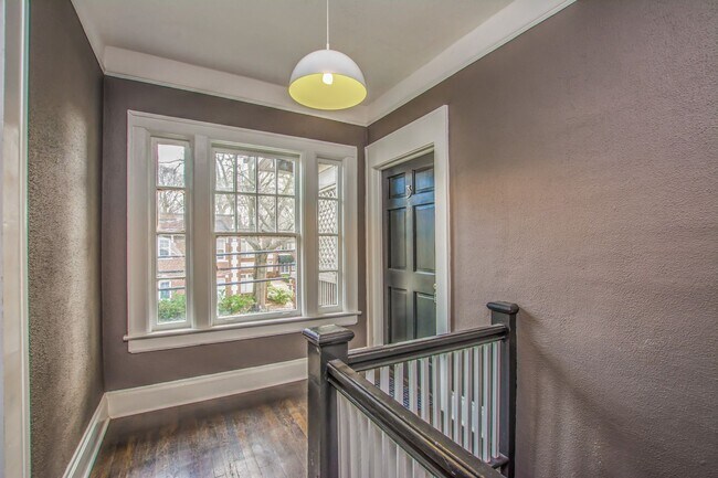 Building Photo - Charming 2 bed/1 bath in Poncey Highlands!
