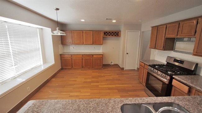 Building Photo - 1203 Brook Grove Dr