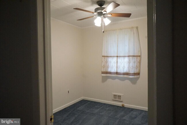 Building Photo - 5515 Hill Way