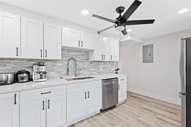 Building Photo - 802 Cypress Grove Ln