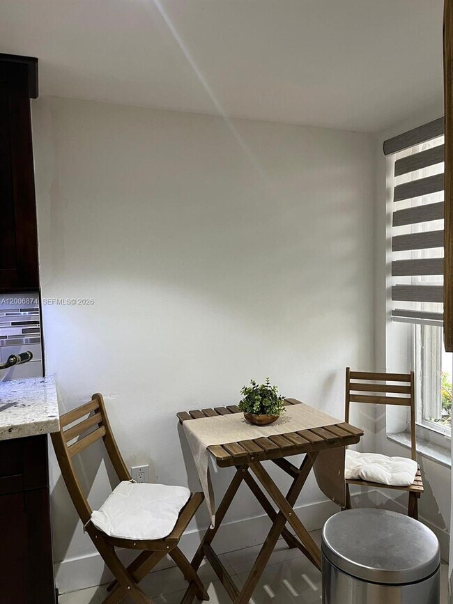 Building Photo - 1155 NW 123rd Ct