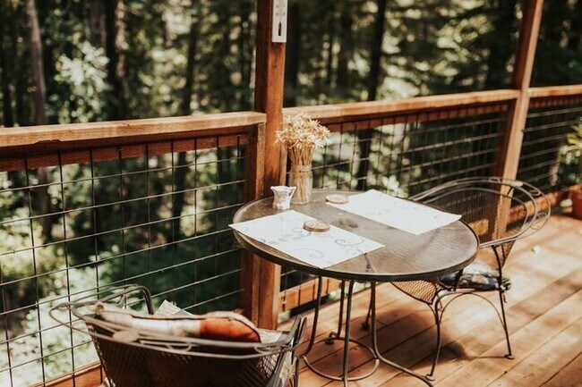 Building Photo - Sunlit Sanctuary in the Redwoods