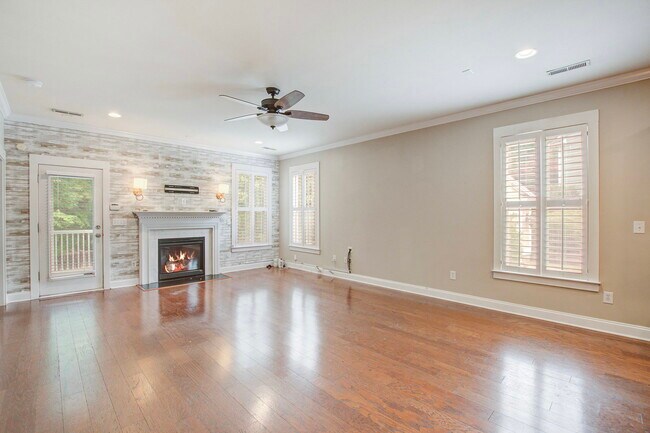 Building Photo - 1811 Luna Ct