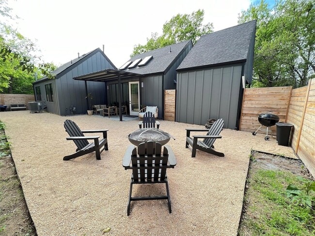 Building Photo - 7809 Mullen Dr