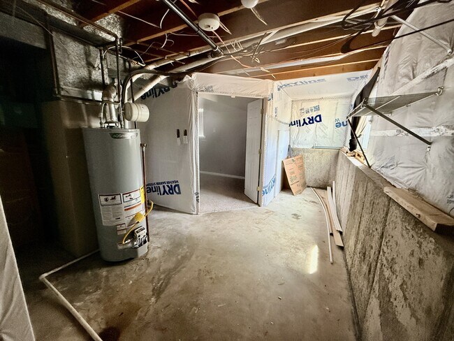 Building Photo - 1021 N 925 E St