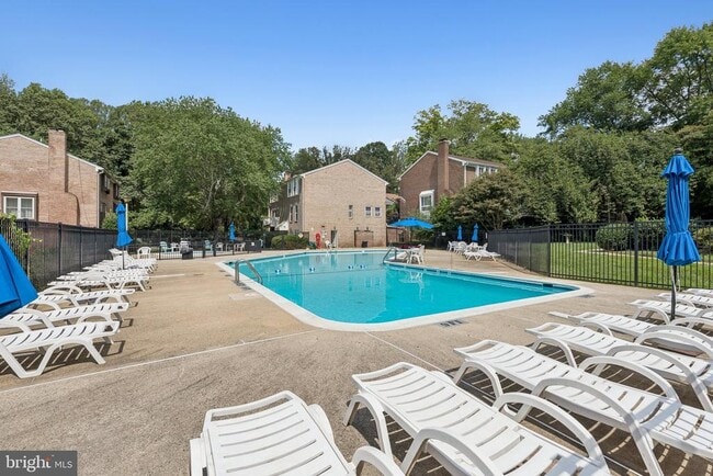 Building Photo - 3881 Persimmon Cir