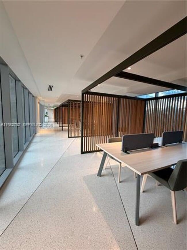 Building Photo - 1500 Bay Rd