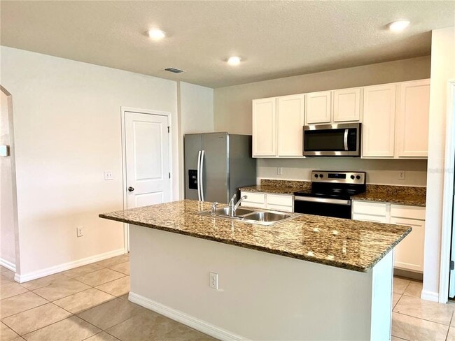 Building Photo - 2726 Greenleaf Ter