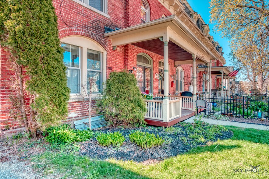 Building Photo - 52 Pomeroy Ave