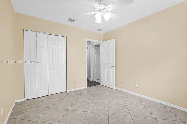 Building Photo - 1623 E Harmony Lake Cir
