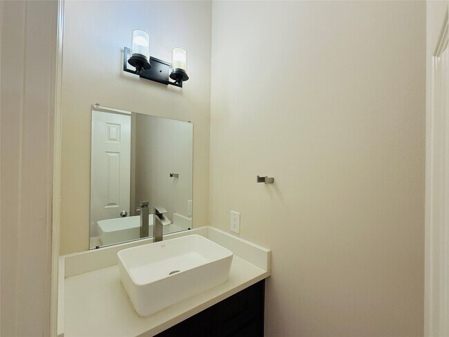 Building Photo - 5222 Hanneck Valley Ln