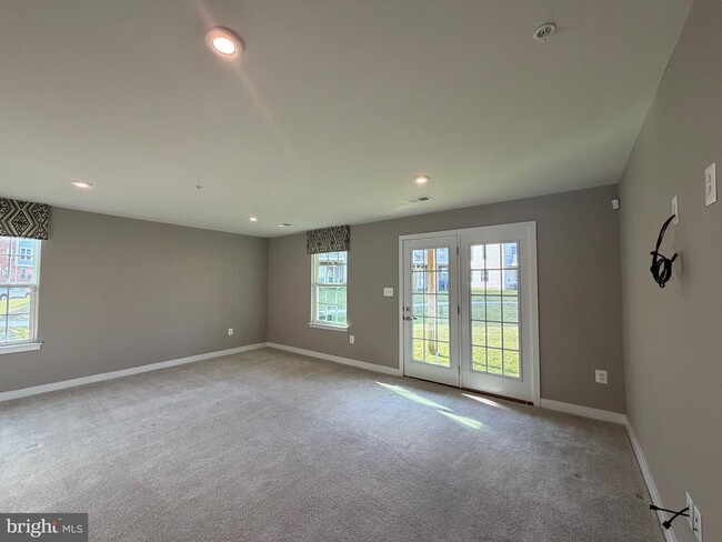 Building Photo - 149 Lawndale Dr