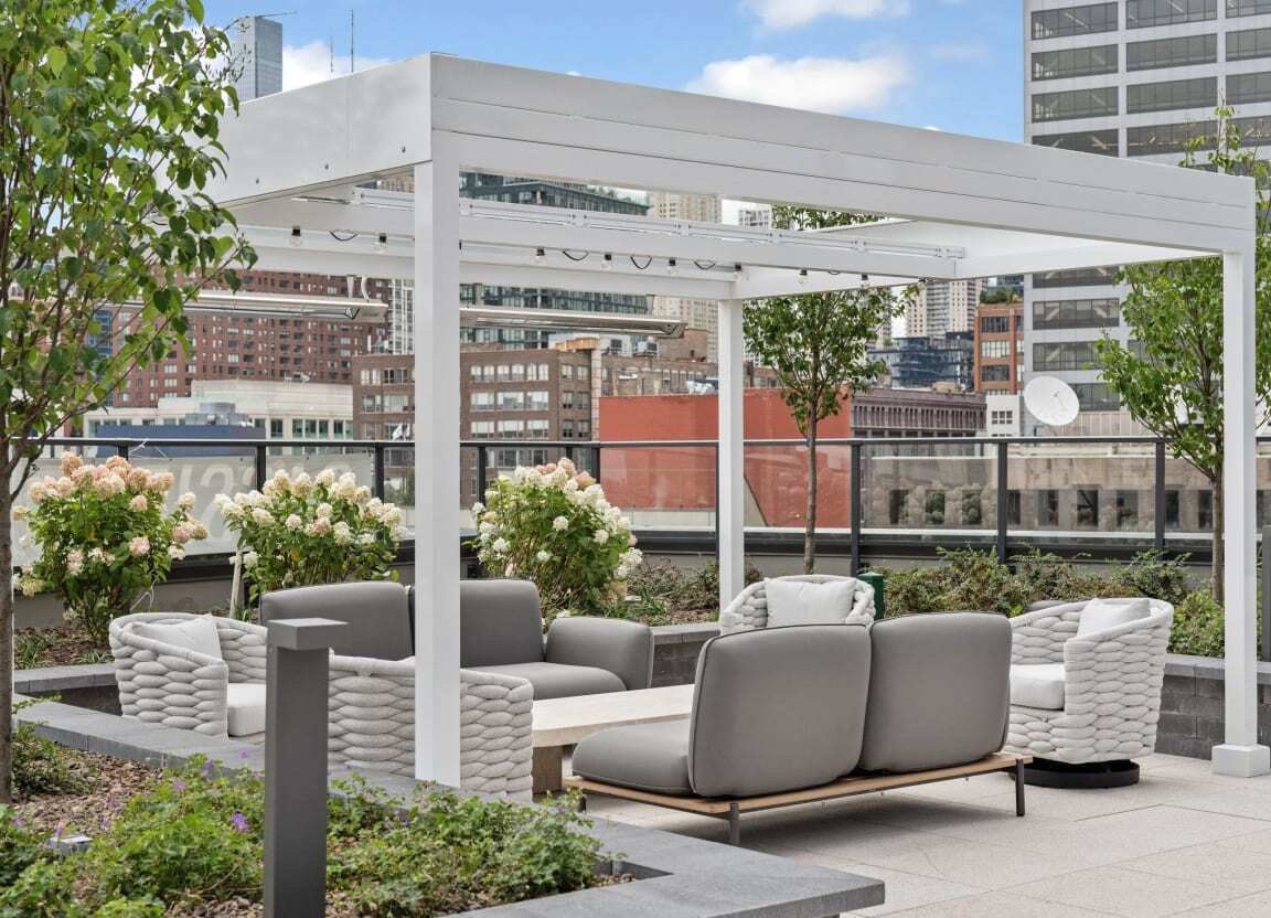 Building Photo - 215 N Clinton St